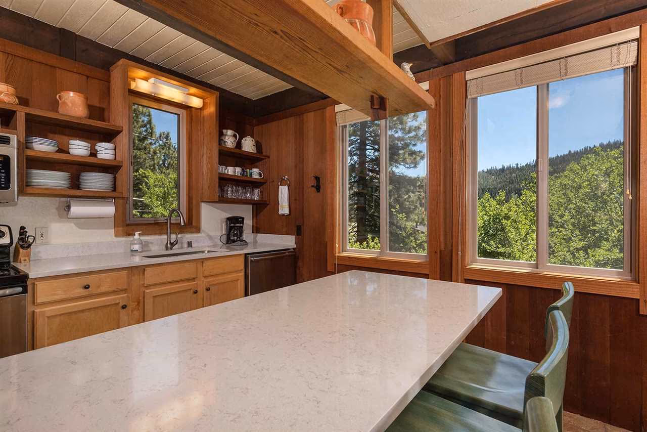 Kitchen and bar thumbnail for the cabin